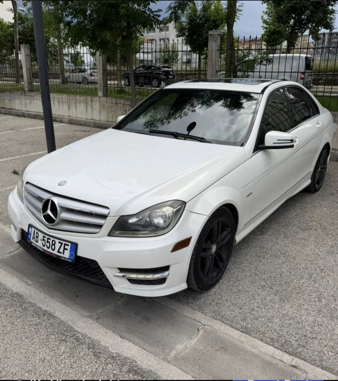 Mercedes-Benz C-Class me qera në Korçë — 1.8 L, Benzinë