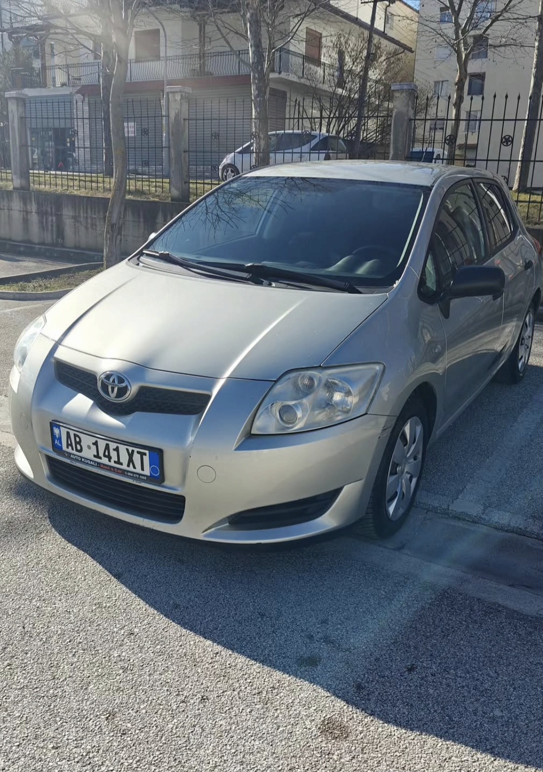 Toyota Auris me qera në Korçë — 1.4 L, Naftë